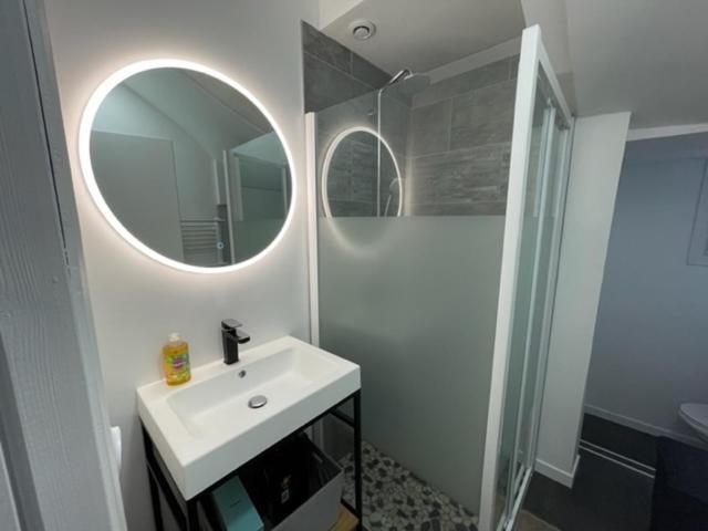 - Le Nuage - Unique, Espace Spa Privatif Et Jardin Avec Plancha Et Salon Privatif, Stationnement Public Gratuit Niort Esterno foto