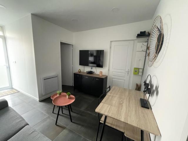 - Le Nuage - Unique, Espace Spa Privatif Et Jardin Avec Plancha Et Salon Privatif, Stationnement Public Gratuit Niort Esterno foto
