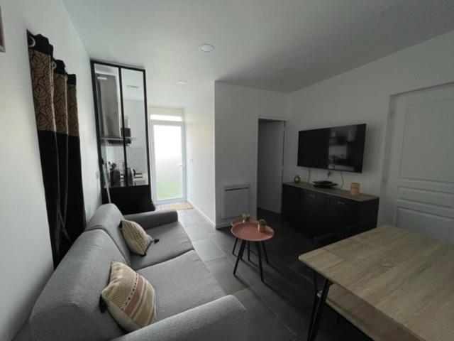 - Le Nuage - Unique, Espace Spa Privatif Et Jardin Avec Plancha Et Salon Privatif, Stationnement Public Gratuit Niort Esterno foto