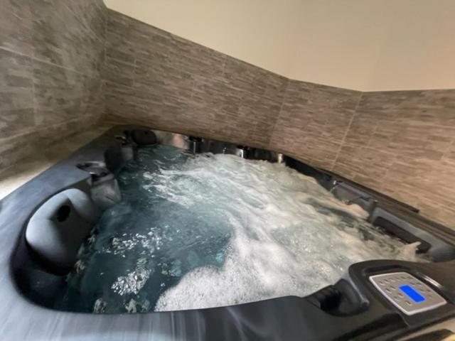 - Le Nuage - Unique, Espace Spa Privatif Et Jardin Avec Plancha Et Salon Privatif, Stationnement Public Gratuit Niort Esterno foto